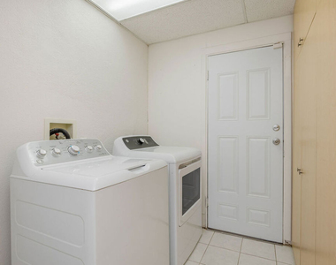 3315 Crail Way - Photo Thumbnail 28