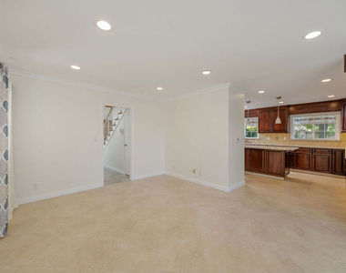 3315 Crail Way - Photo Thumbnail 9