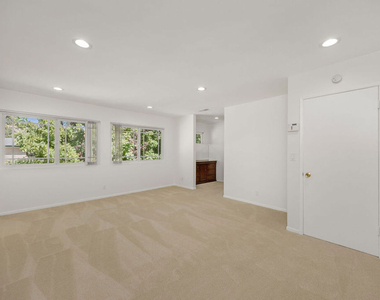 3315 Crail Way - Photo Thumbnail 13
