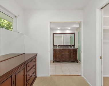 3315 Crail Way - Photo Thumbnail 14