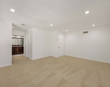 3315 Crail Way - Photo Thumbnail 12