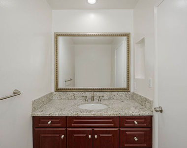 3315 Crail Way - Photo Thumbnail 11