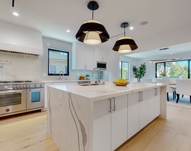 1824 Stearns Drive - Photo Thumbnail 11