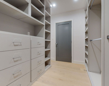 1824 Stearns Drive - Photo Thumbnail 14