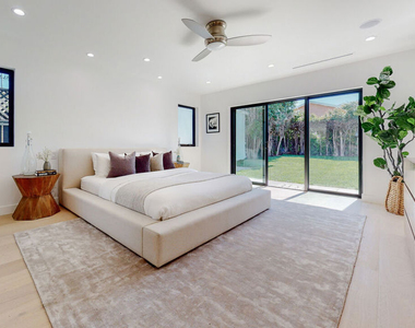 1824 Stearns Drive - Photo Thumbnail 12