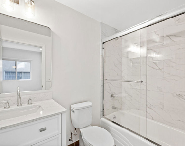 2335 S Bentley Avenue - Photo Thumbnail 14