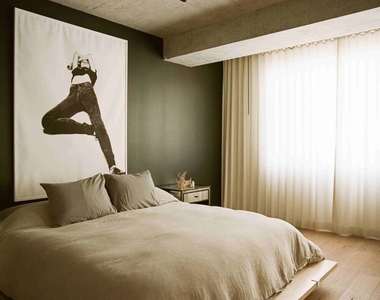 818 N Doheny Drive - Photo Thumbnail 4