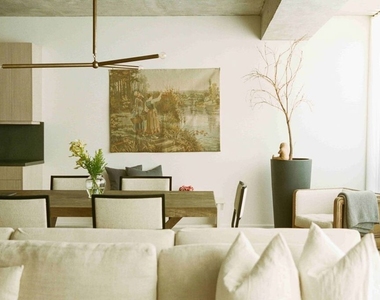 818 N Doheny Drive - Photo Thumbnail 18