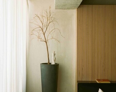 818 N Doheny Drive - Photo Thumbnail 17