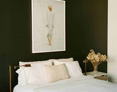 818 N Doheny Drive - Photo Thumbnail 20