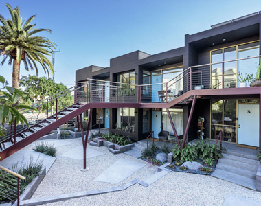 2811 Waverly Drive - Photo Thumbnail 1