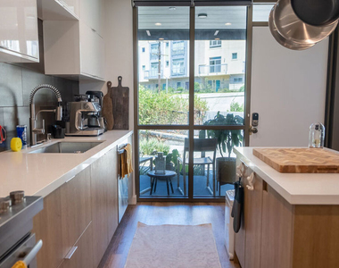 2811 Waverly Drive - Photo Thumbnail 12