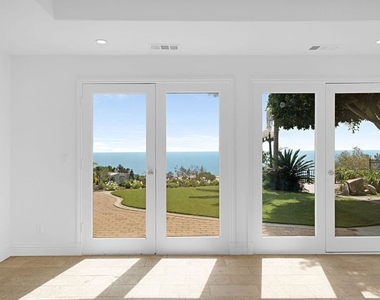 16910 W Sunset Boulevard - Photo Thumbnail 15