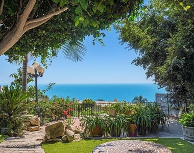 16910 W Sunset Boulevard - Photo Thumbnail 1