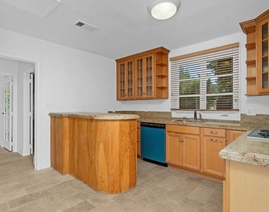 16910 W Sunset Boulevard - Photo Thumbnail 19