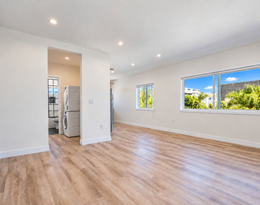 6350 Willoughby Avenue - Photo Thumbnail 5