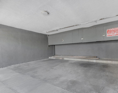 6350 Willoughby Avenue - Photo Thumbnail 16