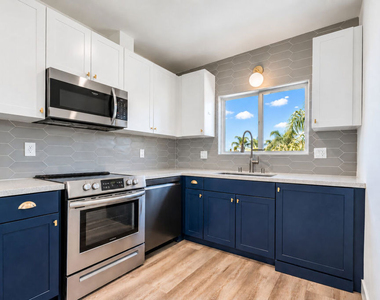 6350 Willoughby Avenue - Photo Thumbnail 1
