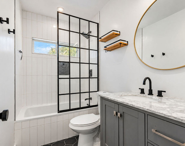 6350 Willoughby Avenue - Photo Thumbnail 12