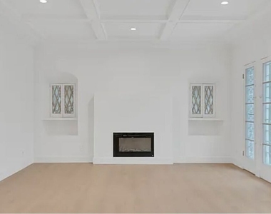 6446 W 6th Street - Photo Thumbnail 4