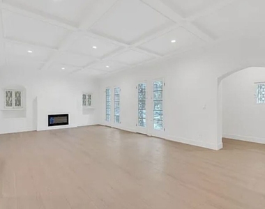 6446 W 6th Street - Photo Thumbnail 1