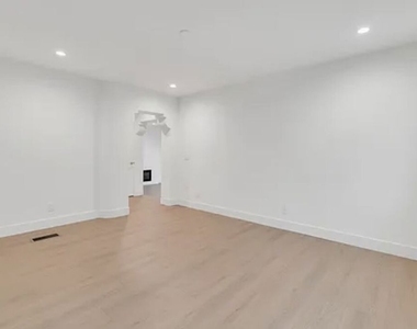 6446 W 6th Street - Photo Thumbnail 23