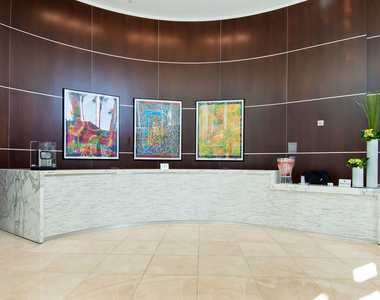 13700 Marina Pointe Drive - Photo Thumbnail 9