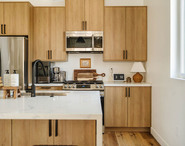 4460 Maplewood Avenue - Photo Thumbnail 3
