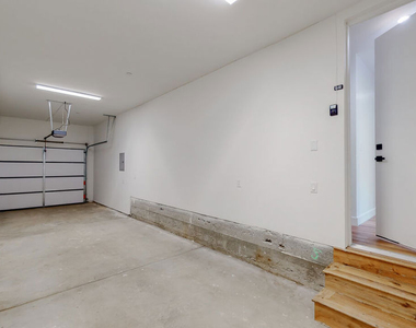 4460 Maplewood Avenue - Photo Thumbnail 23