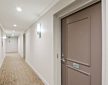 1440 Veteran Avenue - Photo Thumbnail 14