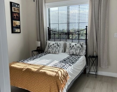 4813 Sawtelle Boulevard - Photo Thumbnail 6
