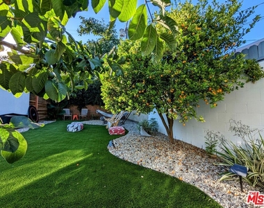 2943 Potomac Avenue - Photo Thumbnail 17