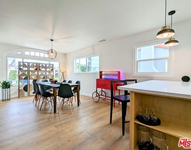 2943 Potomac Avenue - Photo Thumbnail 6