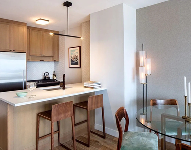 560 West 43rd Street - Photo Thumbnail 2