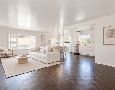 1250 N Kings Road - Photo Thumbnail 3