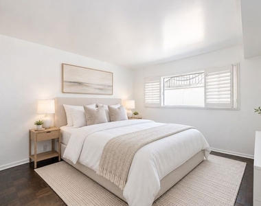 1250 N Kings Road - Photo Thumbnail 8