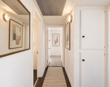 1250 N Kings Road - Photo Thumbnail 9