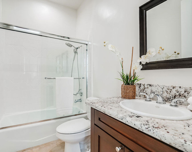 430 N Maple Drive - Photo Thumbnail 16