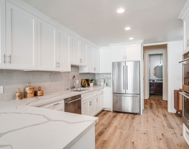 430 N Maple Drive - Photo Thumbnail 6