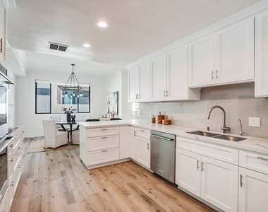 430 N Maple Drive - Photo Thumbnail 7