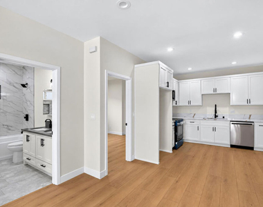 153 W 51st Street - Photo Thumbnail 1
