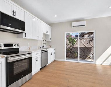 153 W 51st Street - Photo Thumbnail 2