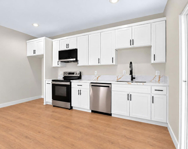 153 W 51st Street - Photo Thumbnail 1