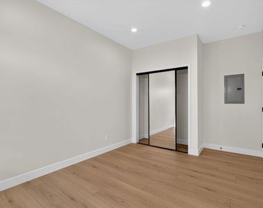 153 W 51st Street - Photo Thumbnail 9