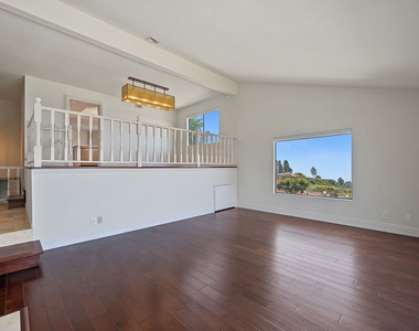 6622 Ocean Crest Drive - Photo Thumbnail 4