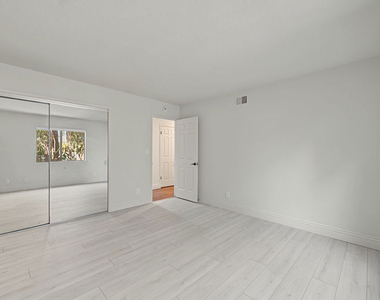 6622 Ocean Crest Drive - Photo Thumbnail 15