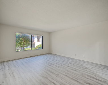 6622 Ocean Crest Drive - Photo Thumbnail 17
