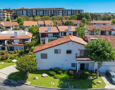 6622 Ocean Crest Drive - Photo Thumbnail 2