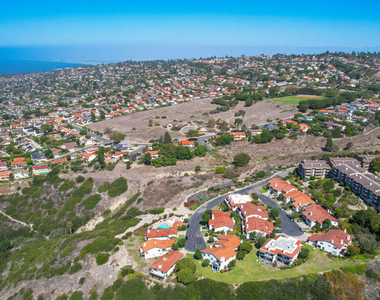 6622 Ocean Crest Drive - Photo Thumbnail 30