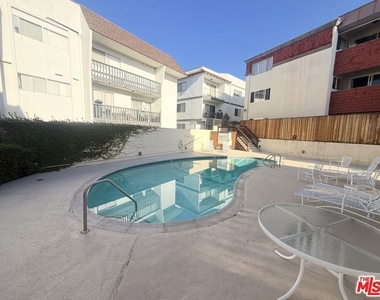 5651 Sumner Way - Photo Thumbnail 20